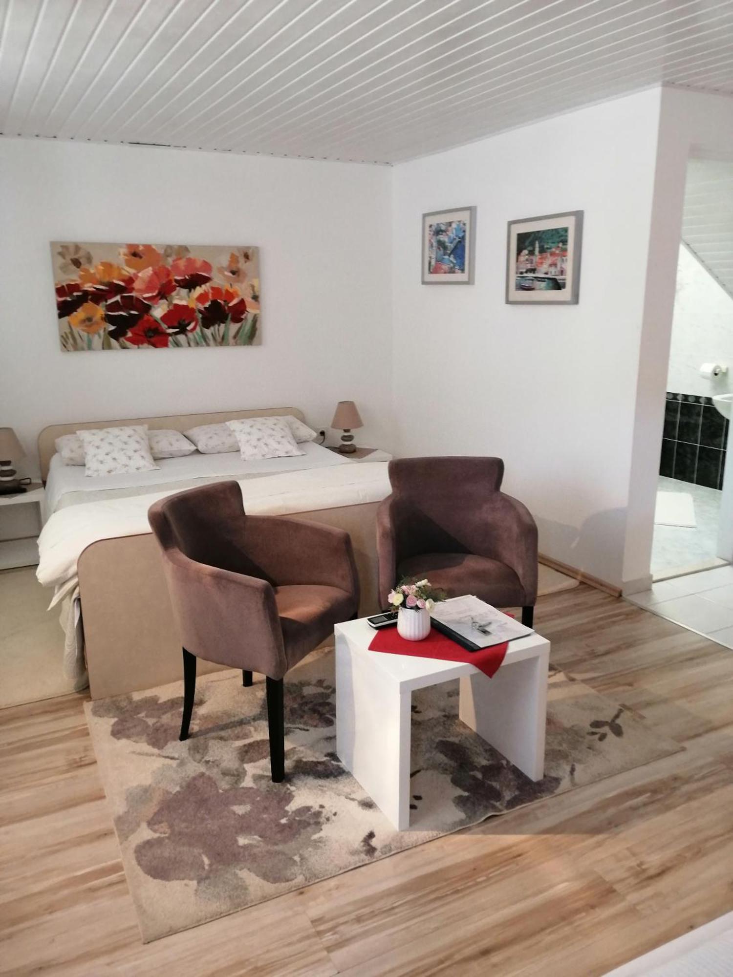 Studio Apartments Kuljis Vis Eksteriør billede