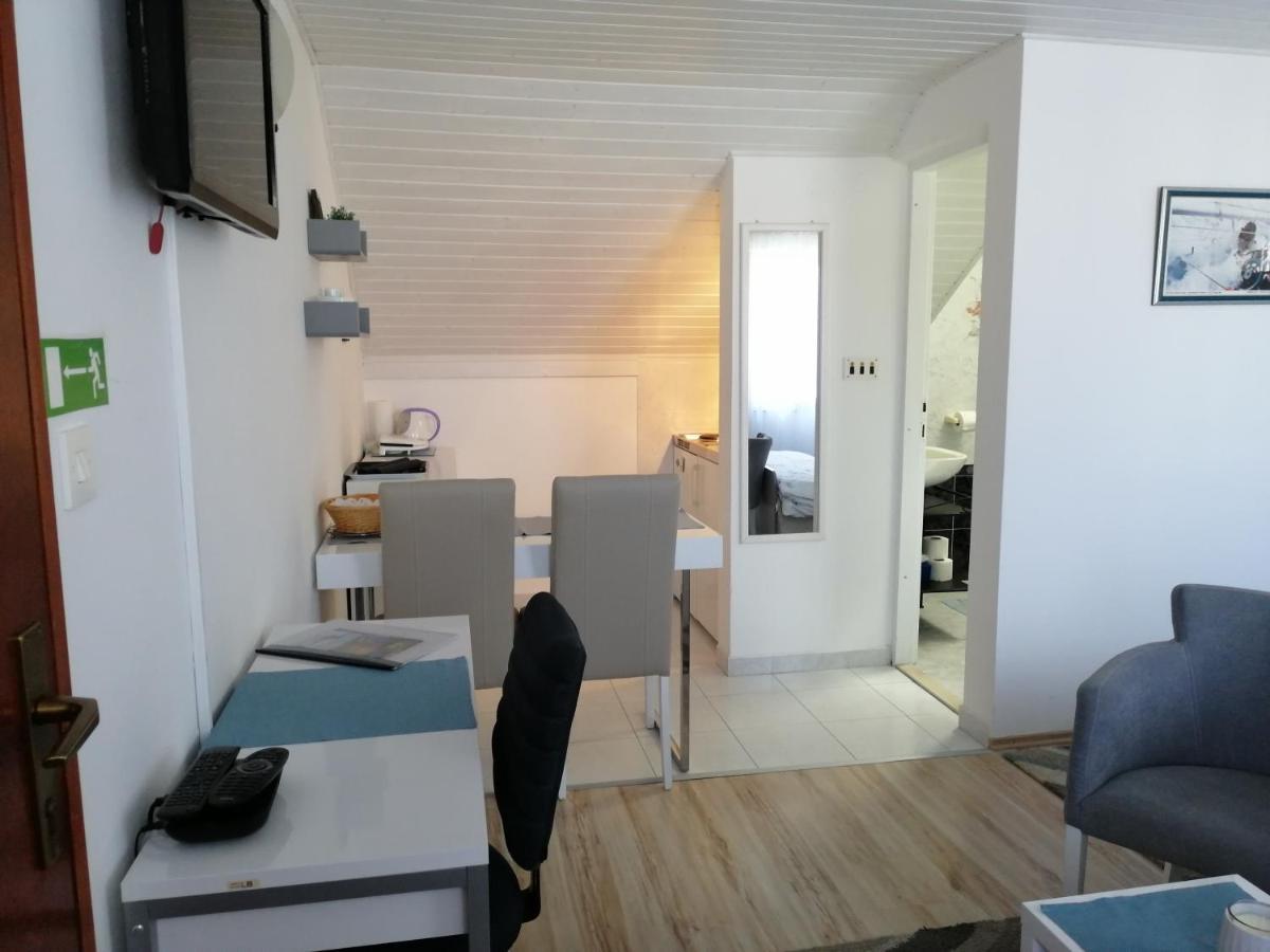 Studio Apartments Kuljis Vis Eksteriør billede
