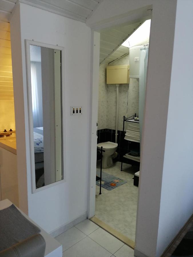 Studio Apartments Kuljis Vis Eksteriør billede