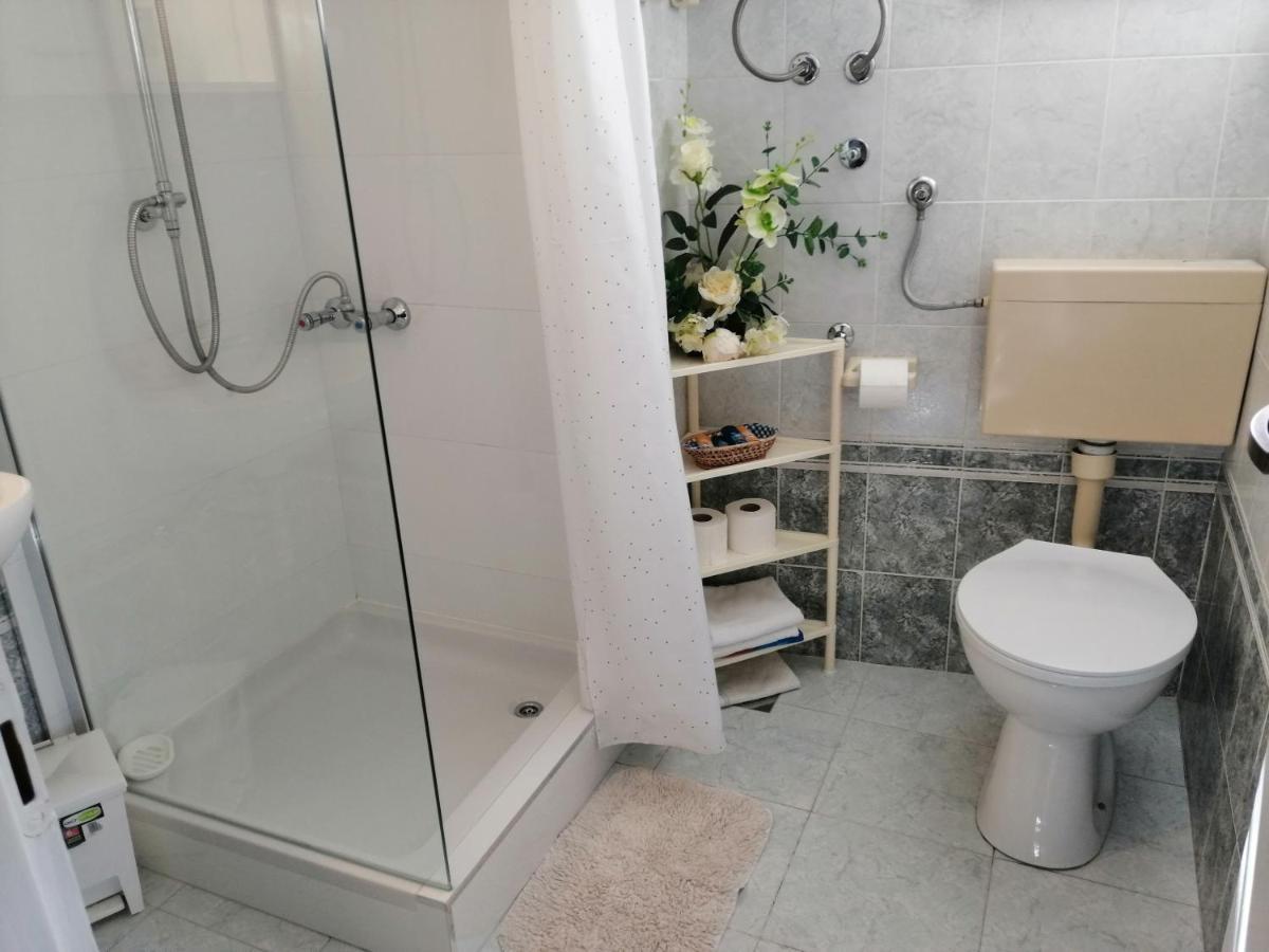 Studio Apartments Kuljis Vis Eksteriør billede