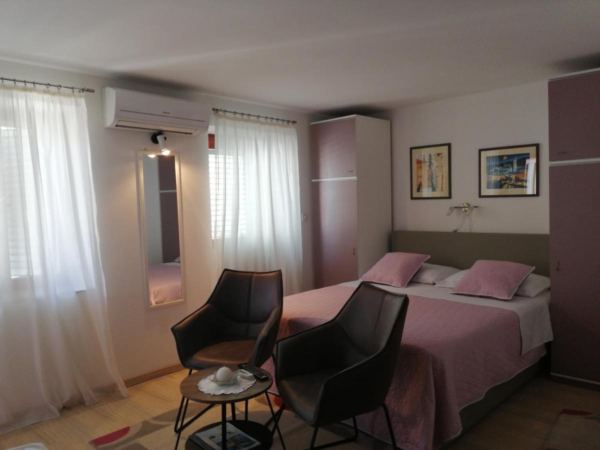 Studio Apartments Kuljis Vis Eksteriør billede