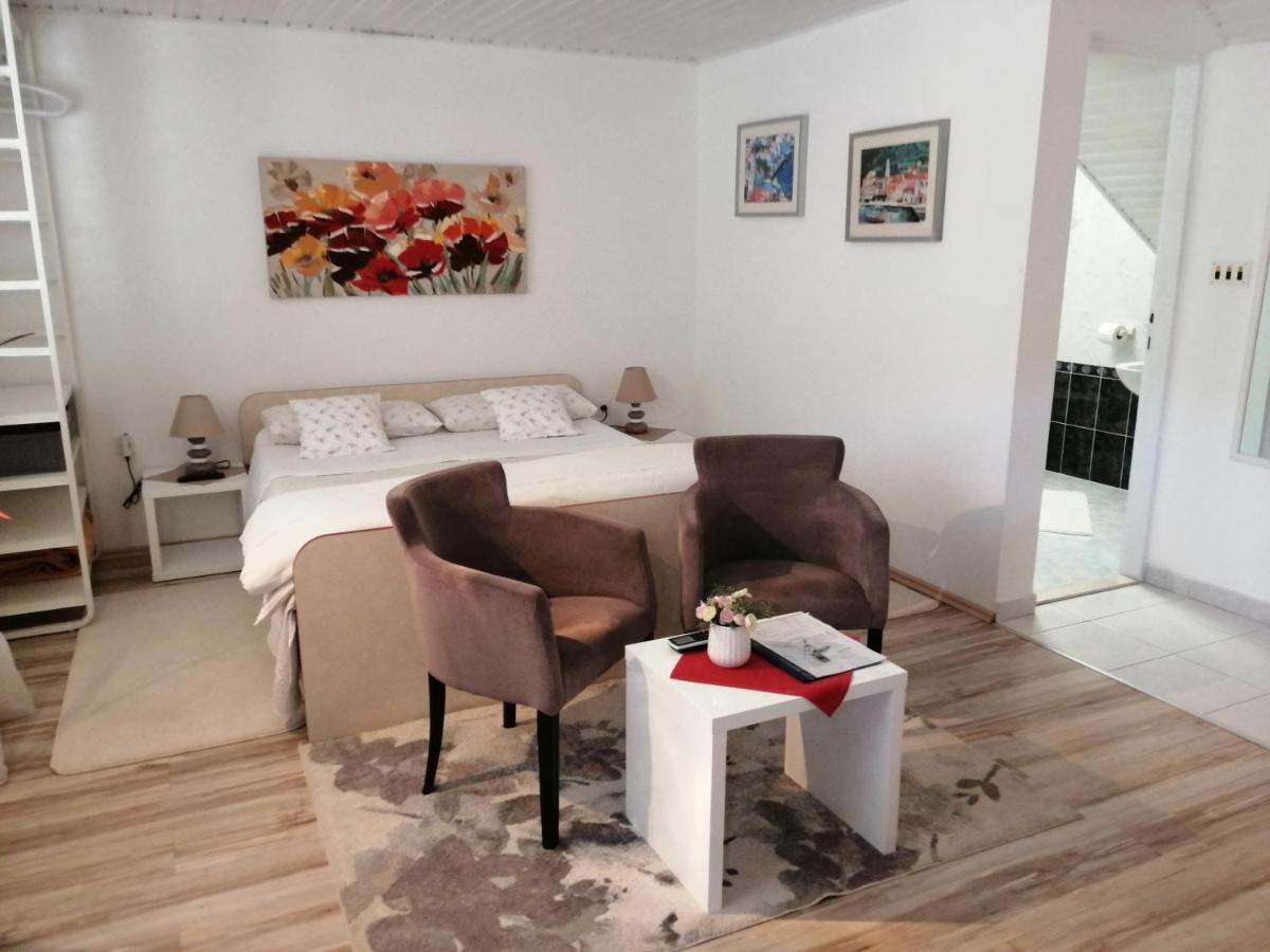 Studio Apartments Kuljis Vis Eksteriør billede