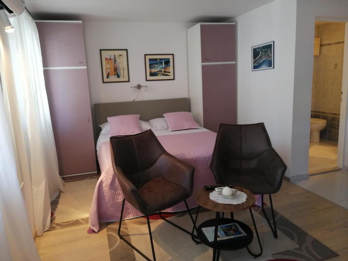 Studio Apartments Kuljis Vis Eksteriør billede